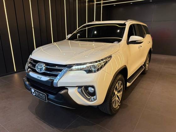 TOYOTA HILUX SW4 2.8 SRX 4X4 16V TURBO INTERCOOLER DIESEL 4P AUTOMÁTICO TOYOTA HILUX SW4 2.8 SRX 4X4 16V TURBO INTERCOOLER DIESEL 4P AUTOMÁTICO
